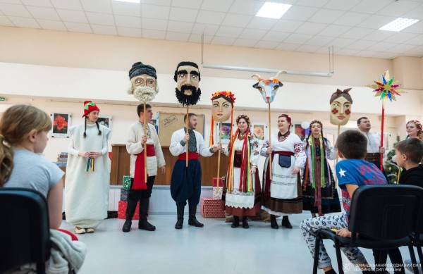"Естафета Добра" триває: Святий Миколай у пікселі завітав до Чернігівської обласної дитячої лікарні (фото)