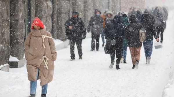 На заході й півночі помірні дощі, місцями в країні туман: погода на 1 січня0