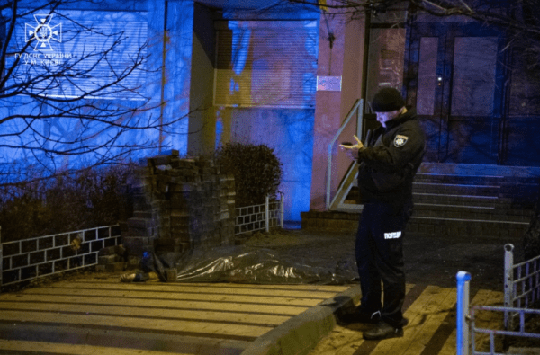 У Києві під час пожежі у багатоповерхівці загинув чоловік, він вистрибнув з вікна1