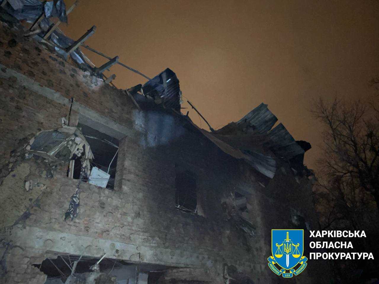 З'явилися фото наслідків прильотів у центрі Харкова: є влучання в готель