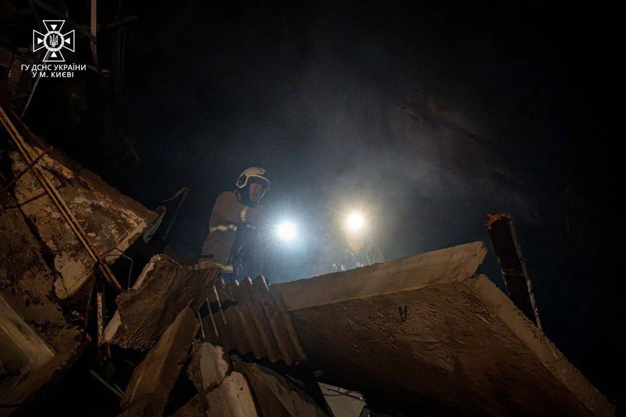 Київ. Жертв атаки РФ 29 грудня вже 30, ще одна людина померла у лікарні Київ. Жертв атаки РФ 29 грудня вже 30, ще одна людина померла у лікарні