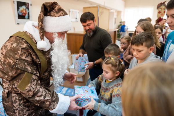 Наші серця у цей тяжкий час мають зберегти іскру доброти - Сергій Наєв4