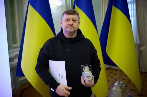 Перший віцеспікер Олександр Корнієнко отримав медаль за підтримку української дипломатії з нагоди Дня працівників дипломатичної служби1