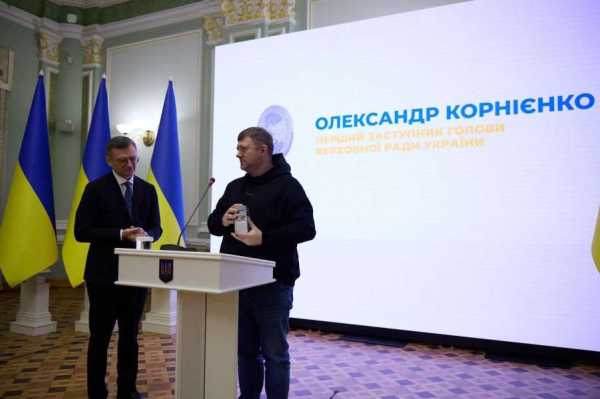 Перший віцеспікер Олександр Корнієнко отримав медаль за підтримку української дипломатії з нагоди Дня працівників дипломатичної служби4