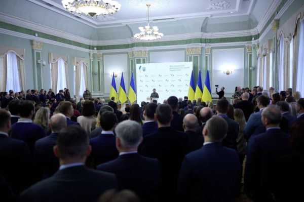 Перший віцеспікер Олександр Корнієнко отримав медаль за підтримку української дипломатії з нагоди Дня працівників дипломатичної служби2