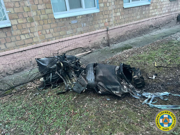 Рятувальники КАРС долучилися до ліквідації наслідків ранкової атаки: евакуювали мешканців і демонтували аварійні конструкції (+фото)13