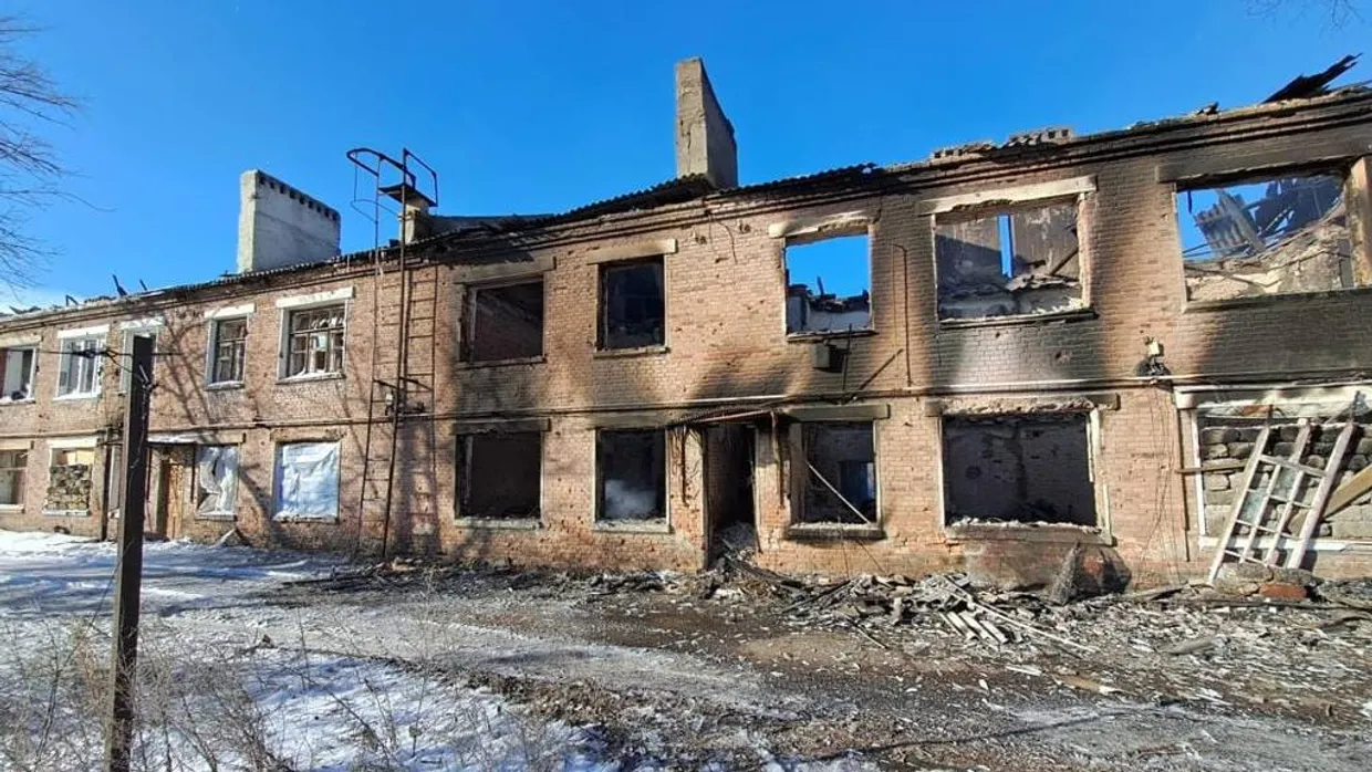 Росіяни завдали ракетного удару по Мирнограду, пошкоджено будинки і газогін – фото Росіяни завдали ракетного удару по Мирнограду, пошкоджено будинки і газогін – фото