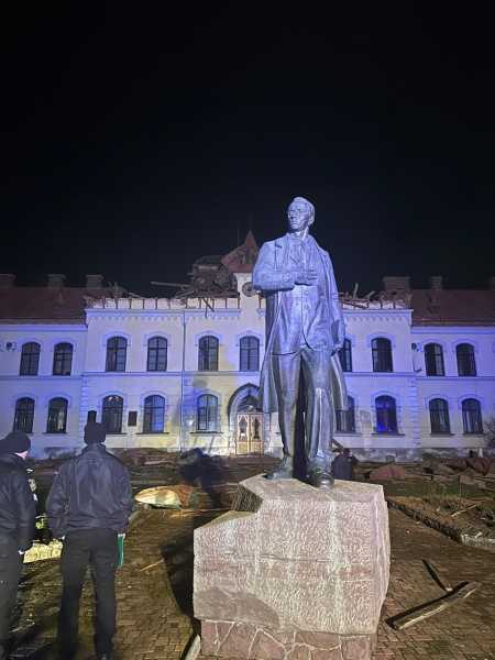 У Львові 