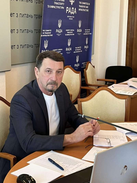 Комітет транспорту та інфраструктури розпочав розгляд таблиці поправок до другого читання Проекту Закону щодо удосконалення діяльності в галузі державної авіації України1