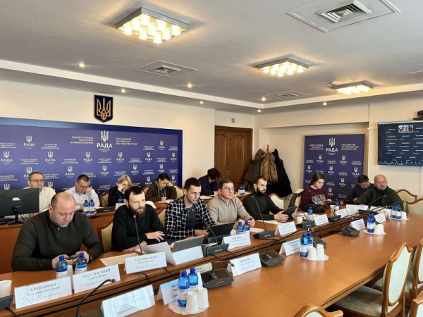 Комітет транспорту та інфраструктури розпочав розгляд таблиці поправок до другого читання Проекту Закону щодо удосконалення діяльності в галузі державної авіації України2