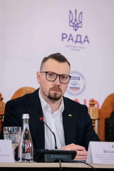 Комітет з питань організації державної влади провів в місті Чернівці круглий стіл на тему: 