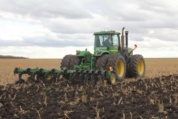 На півдні України аграрії активно готуються до виходу в поля0