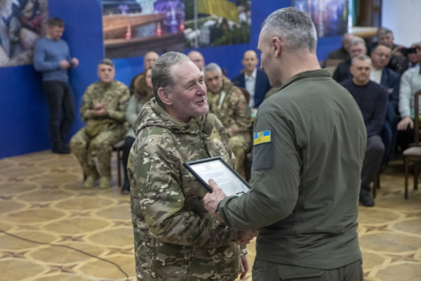 Віталій Кличко вручив нагороди від столиці воїнам-афганцям, які сьогодні захищають Україну від російського агресора (+фото)7
