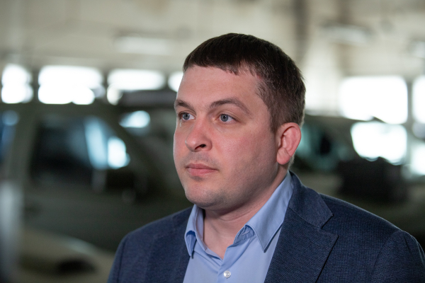 Фахівці автотранспортного підприємства КМДА відремонтували авто військових, які щойно повернулися з передової2