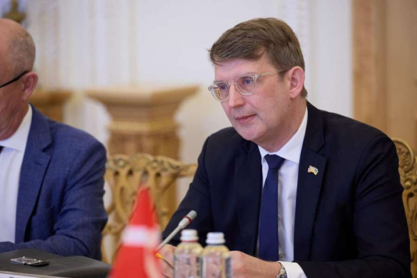 Голова Верховної Ради України Руслан Стефанчук провів робочу зустріч із Віцепрем'єр-міністром – Міністром оборони Данії Троельсом Люндом Поульсеном2
