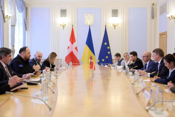 Голова Верховної Ради України Руслан Стефанчук провів робочу зустріч із Віцепрем'єр-міністром – Міністром оборони Данії Троельсом Люндом Поульсеном1