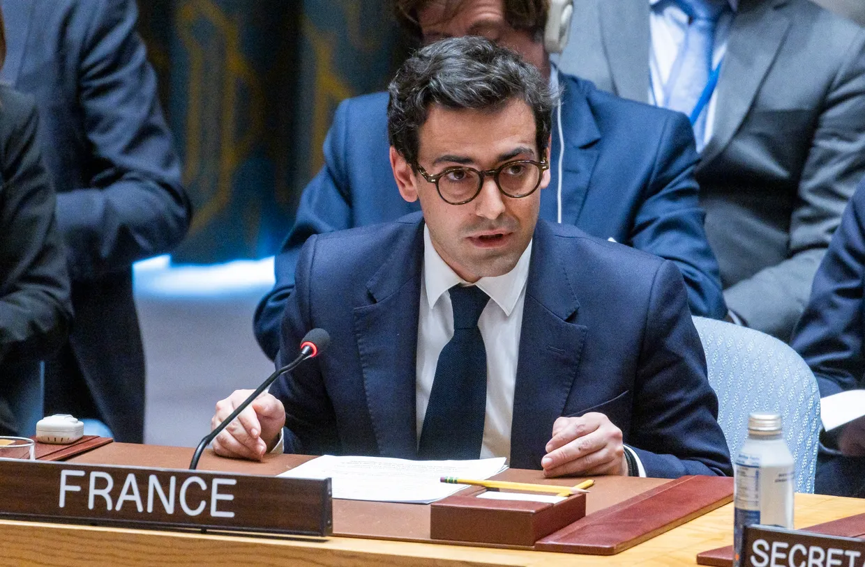 МЗС Франції: Україна не просить нас посилати війська, але ми нічого не виключаємо МЗС Франції: Україна не просить нас посилати війська, але ми нічого не виключаємо