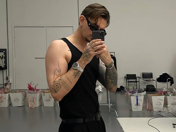 Оголена Ксенія Мішина показалася в обіймах загадкового чоловіка4