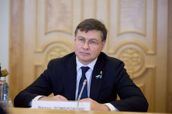 Перший віцеспікер Олександр Корнієнко та представники депутатських фракцій і груп зустрілися з Виконавчим Віцепрезидентом Європейської Комісії за напрямом «Економіка, що працює для людей» Валдісом Домбровскісом4