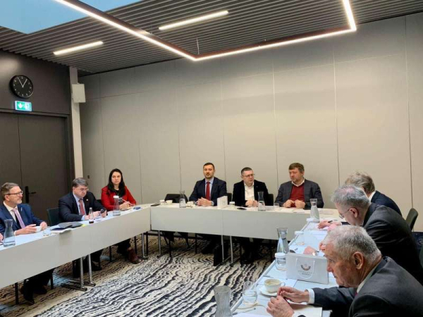 У межах робочого візиту до Литви Перший заступник Голови Верховної Ради України Олександр Корнієнко зустрівся з представниками аналітичних центрів США1