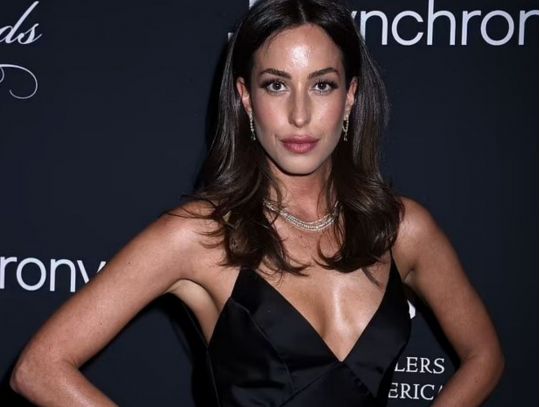 Весілля не буде: стали відомими плани Бреда Пітта стосовно Інес де Рамон0