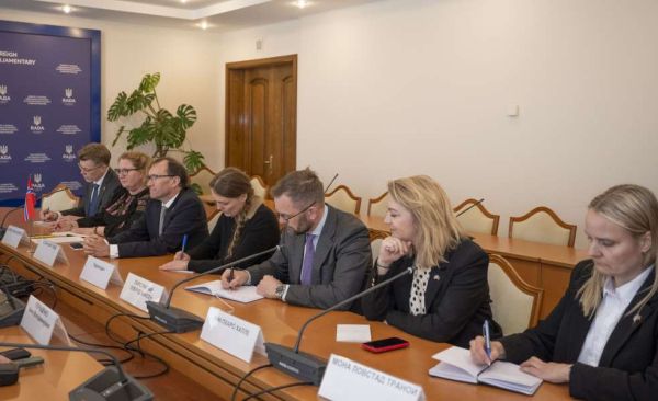 У Комітеті з питань зовнішньої політики та міжпарламентського співробітництва відбулася зустріч з Міністром закордонних справ Норвегії Еспеном Барт Ейде3