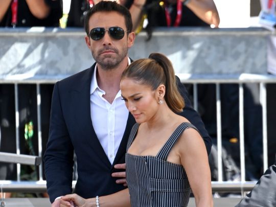 «Беруть паузу»: інсайдери назвали причини кризи в шлюбі Дженніфер Лопес і Бена Аффлека0