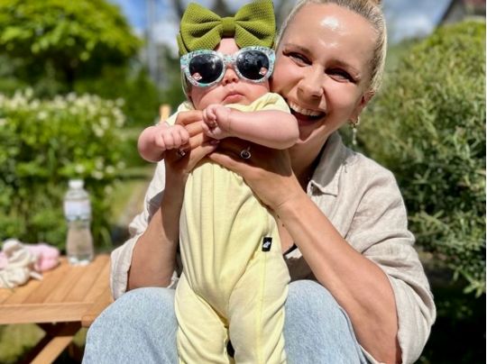 «Ксерокопія татуся»: мережа відреагувала на святкове відео доньки Лілії Ребрик0