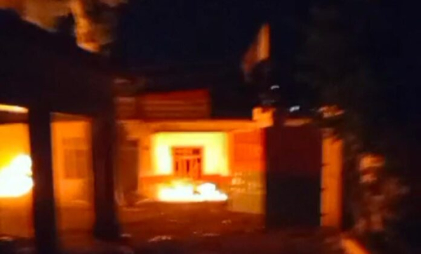 У Пакистані натовп живцем спалив туриста за осквернення Корану1