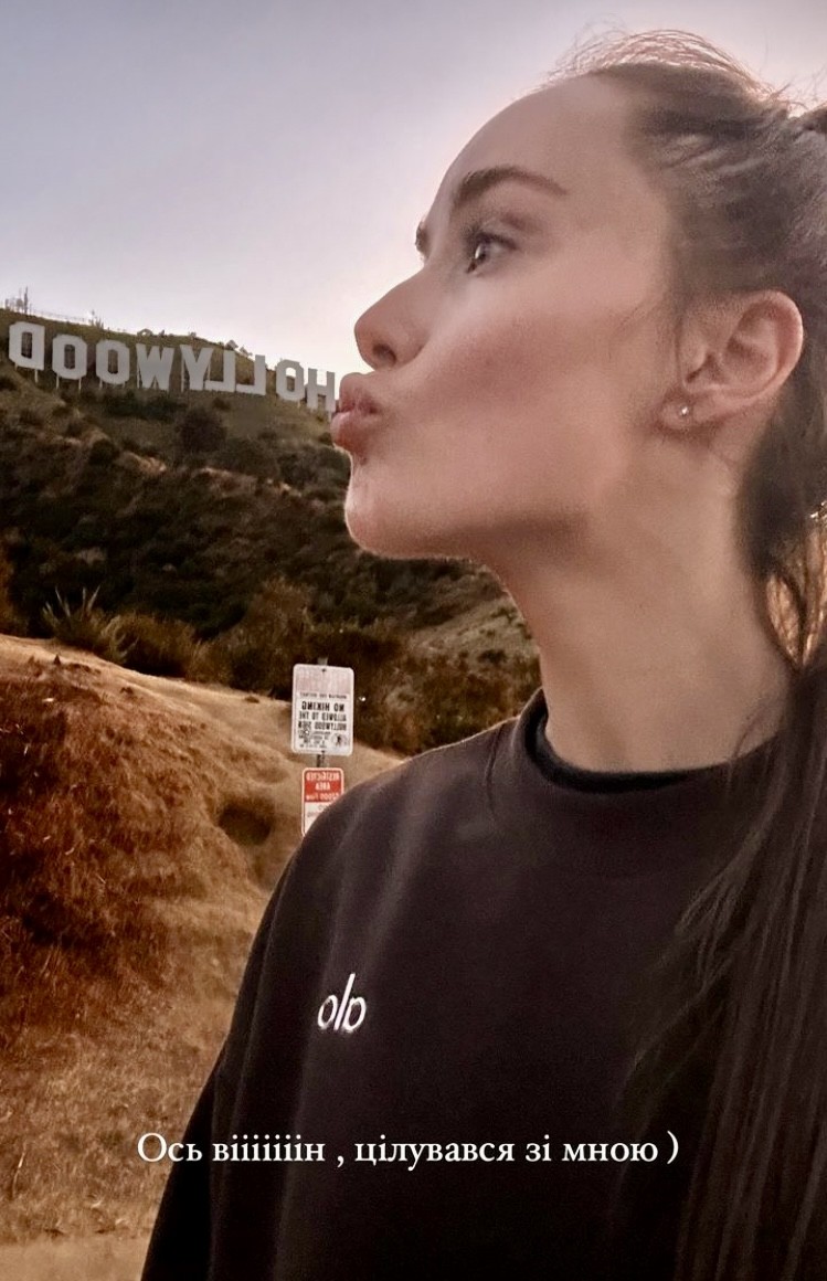 Мішина біля знаменитого напису “Голлівуд” Мішина біля знаменитого напису “Голлівуд” 3