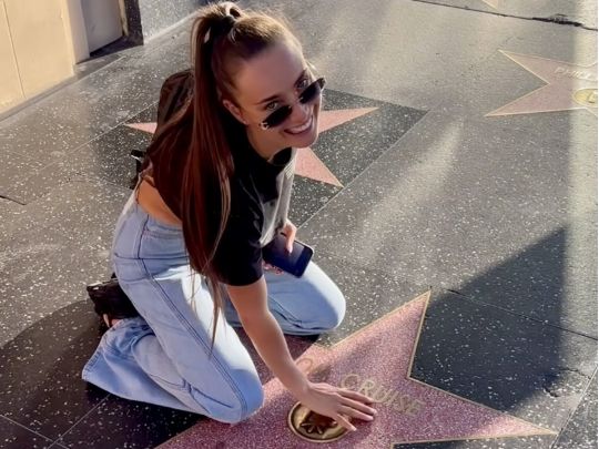 «Мрії збуваються»: Ксенія Мішина впала на коліна перед Томом Крузом0