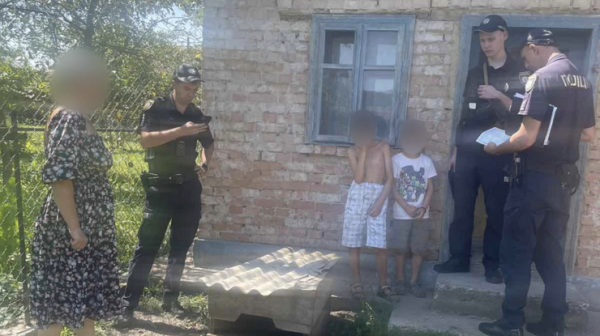 Мати тримала свого 10-річного сина на ланцюгу в Чернівцях – поліція0