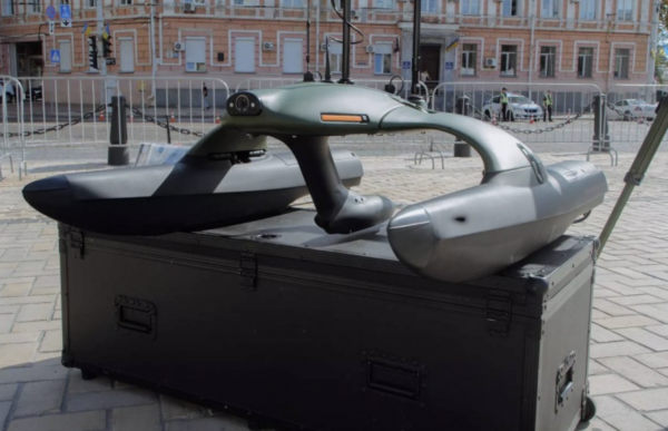 В центрі Києва показали вітчизняні безпілотники та роботи1