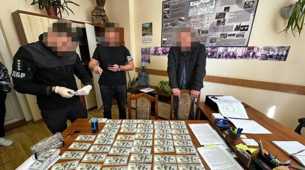 На Буковині затримали директора національного парку, який вимагав у бізнесмена $65 тисяч (фото)0