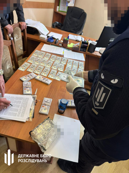 На Буковині затримали директора національного парку, який вимагав у бізнесмена $65 тисяч (фото)2