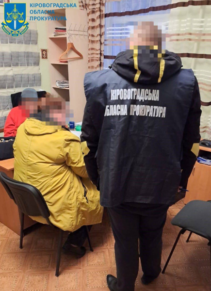 На Кіровоградщині затримали керівницю районної МСЕК, яка вимагала хабар у паралізованого захисника3