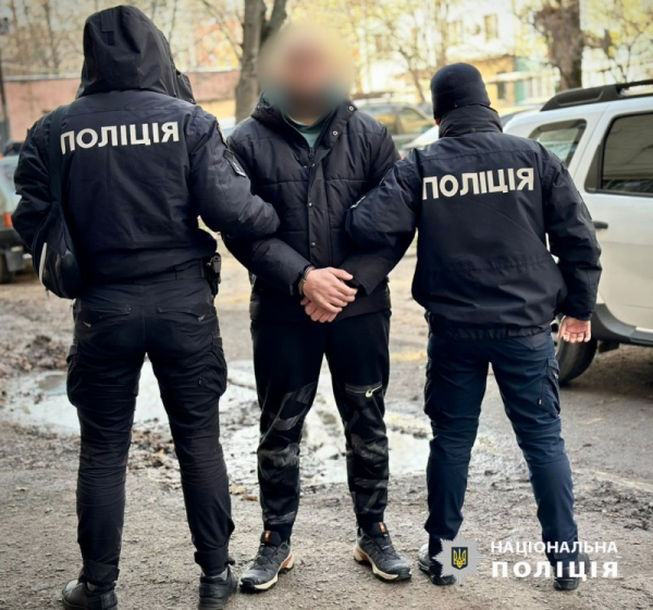 В Одесі затримали командира військової частини, який забирав у підлеглих третину зарплати1