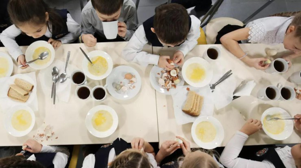 З вересня учнів 5-11 класів шкіл у прифронтових регіонах годуватимуть безкоштовно - МОН0