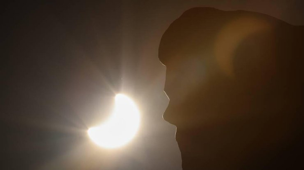 Жителі Європи змогли побачити сонячне затемнення0