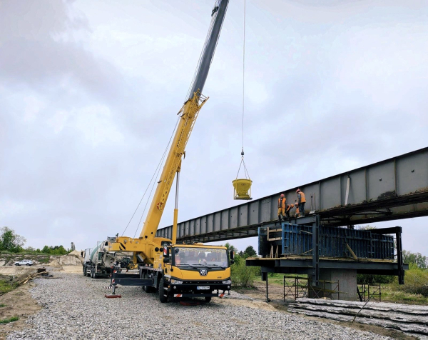 В Киевской области капитально ремонтируют мост через реку Тетерев1