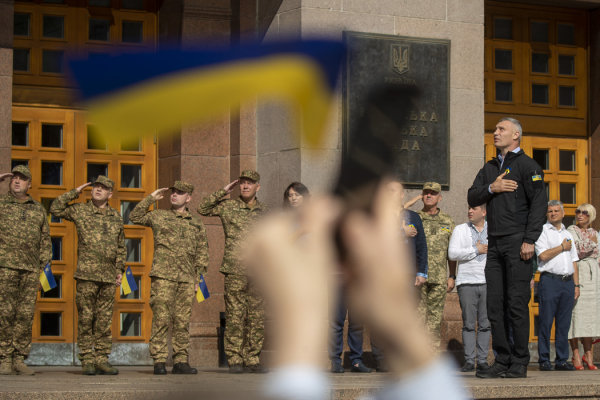 Віталій Кличко взяв участь у церемонії підняття Державного Прапора України біля київської мерії2