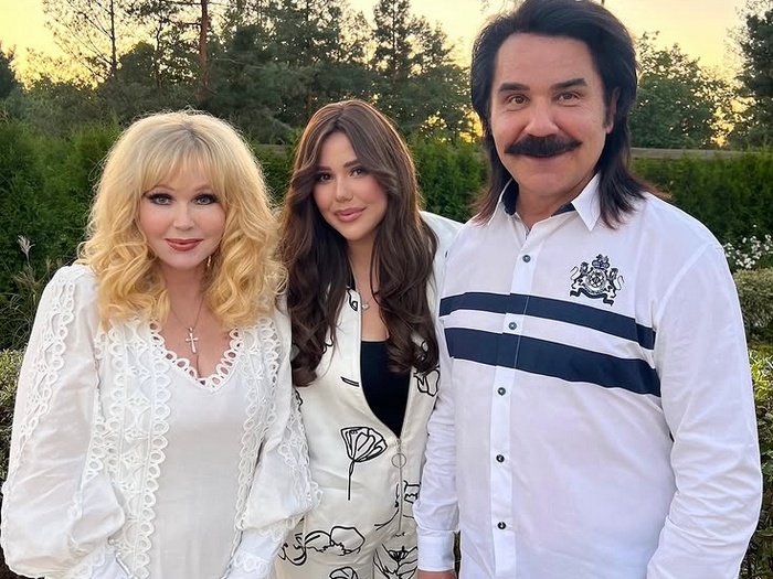 Залежить від чоловіка: легендарний співак шокував зізнанням1