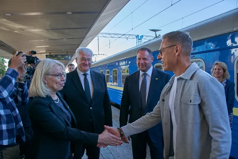До Києва приїхав президент Фінляндії Стубб – відео До Києва приїхав президент Фінляндії Стубб – відео