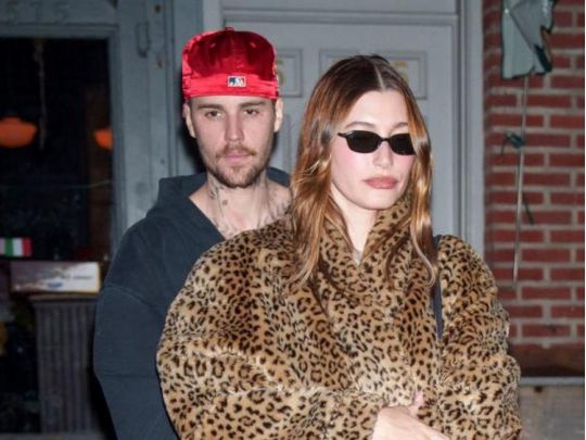 Джастін Бібер та його дружина Гейлі розкрили правду про свій шлюб0