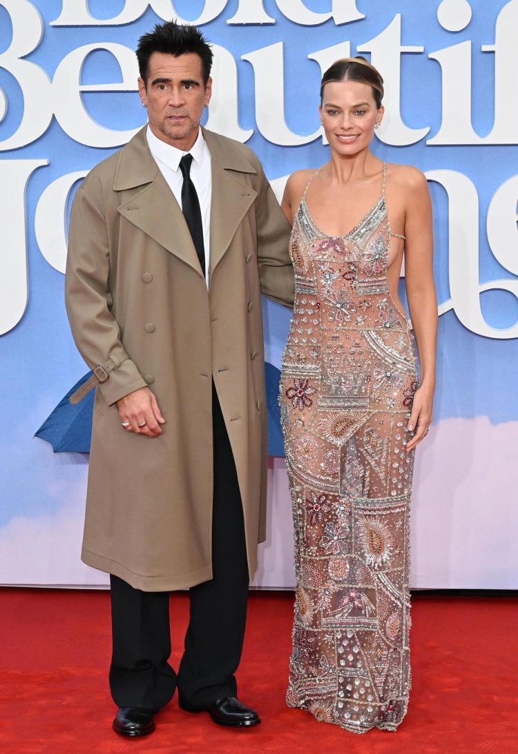 Марго Роббі з’явилася в «голій» сукні на прем’єрі фільму3