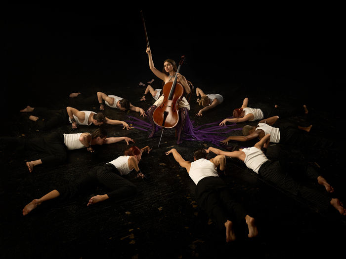 Плакала, що більше не піду: популярна співачка зняла автобіографічний кліп1