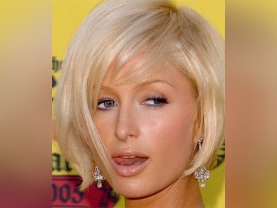 Просто заплакала: Періс Гілтон розкрила історію своєї культової короткої зачіски0