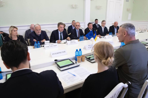 Віталій Кличко зустрівся з делегацією глав парламентських комітетів у європейських справах держав-членів ЄС4