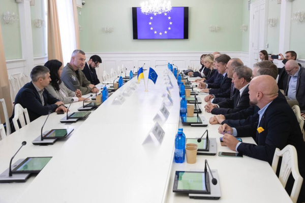 Віталій Кличко зустрівся з делегацією глав парламентських комітетів у європейських справах держав-членів ЄС2