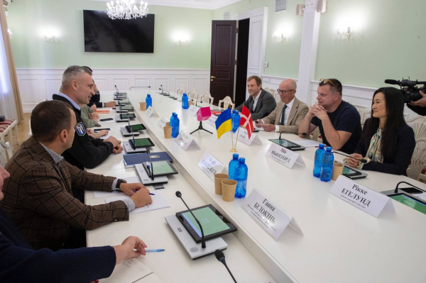 Віталій Кличко зустрівся з Лорд-мером Копенгагена Ларсом Вайсом, який приїхав до Києва1
